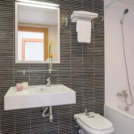 3p 4p Apartment *